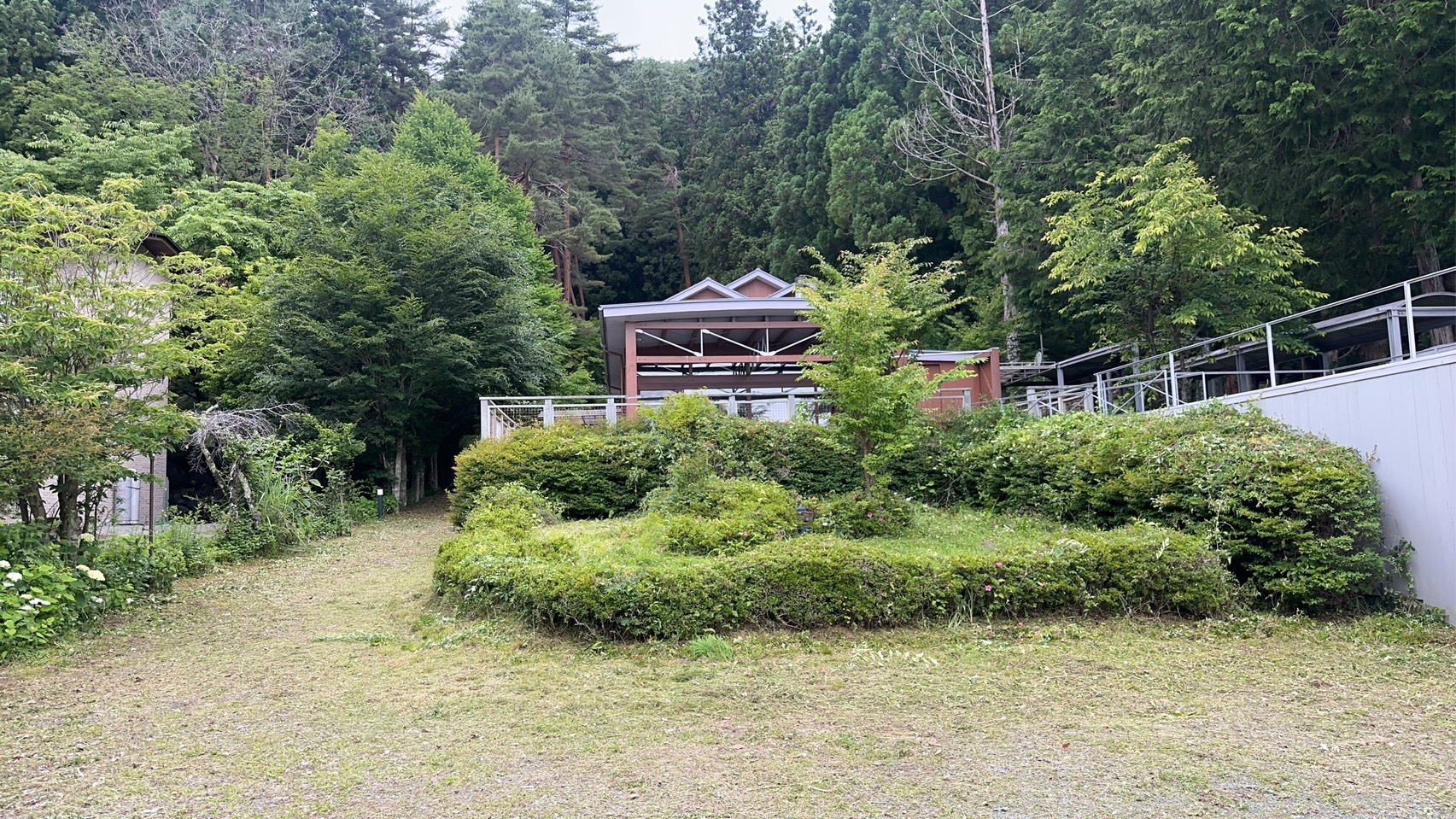 河口湖別荘の庭